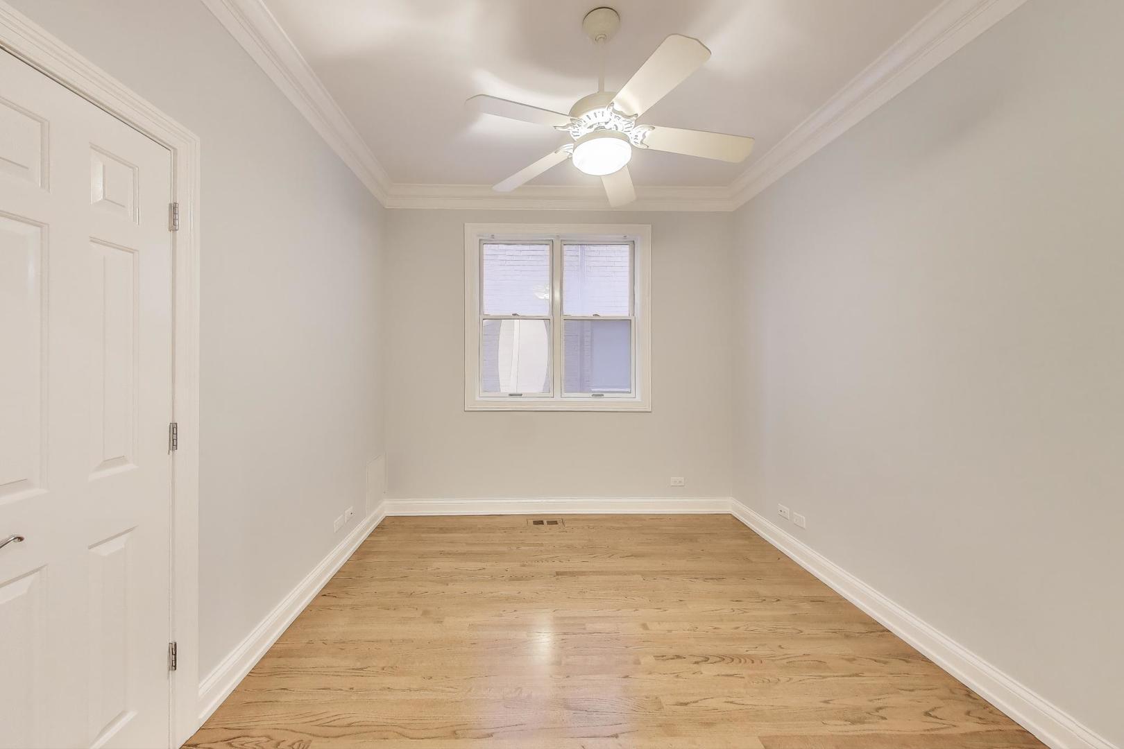 2715 N Southport Avenue Unit: 1S