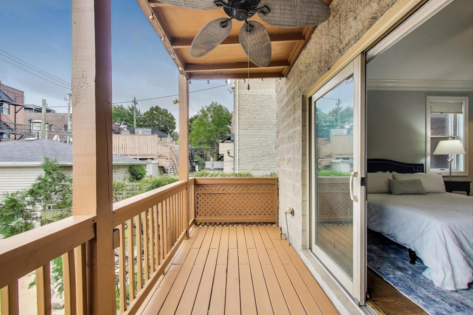 2715 N Southport Avenue Unit: 1S