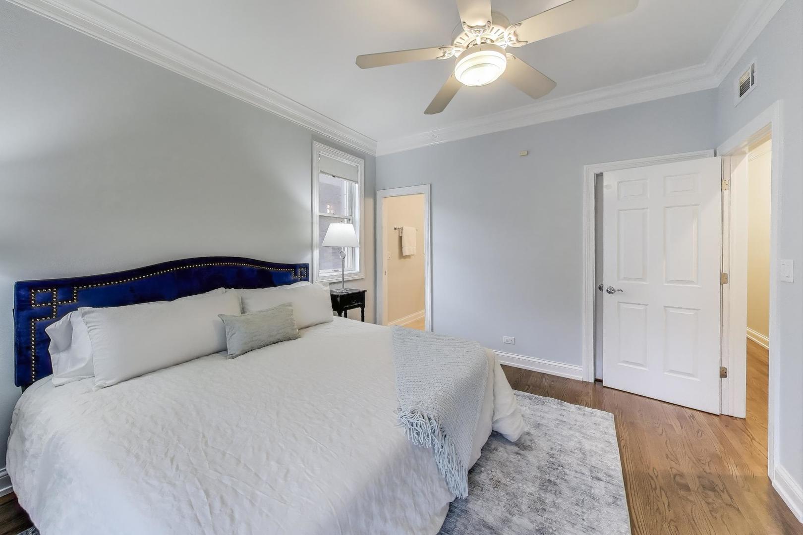 2715 N Southport Avenue Unit: 1S