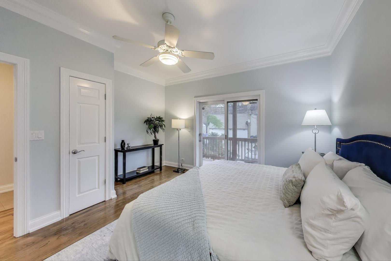 2715 N Southport Avenue Unit: 1S