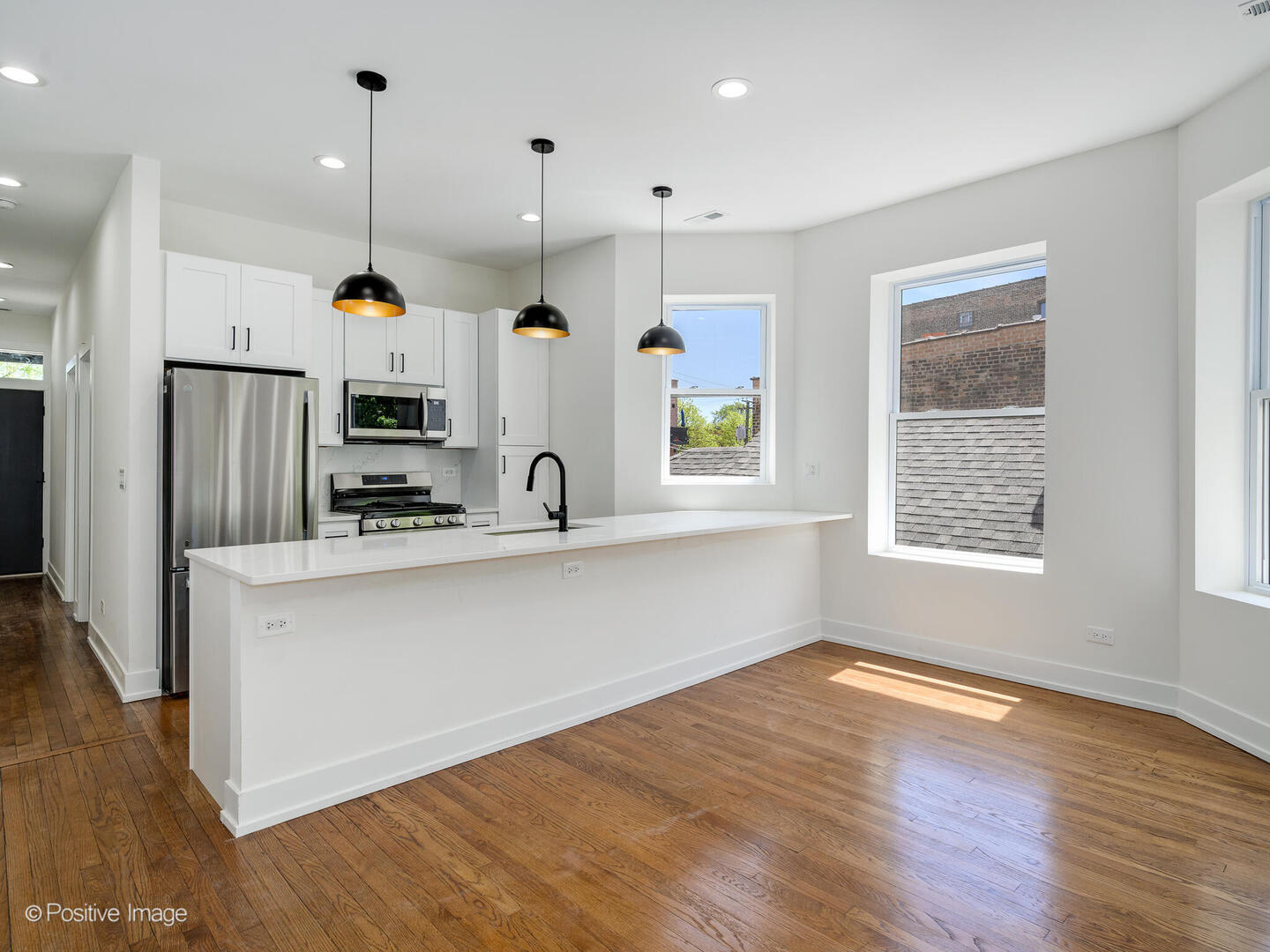 1633 N Francisco Avenue Unit: 2