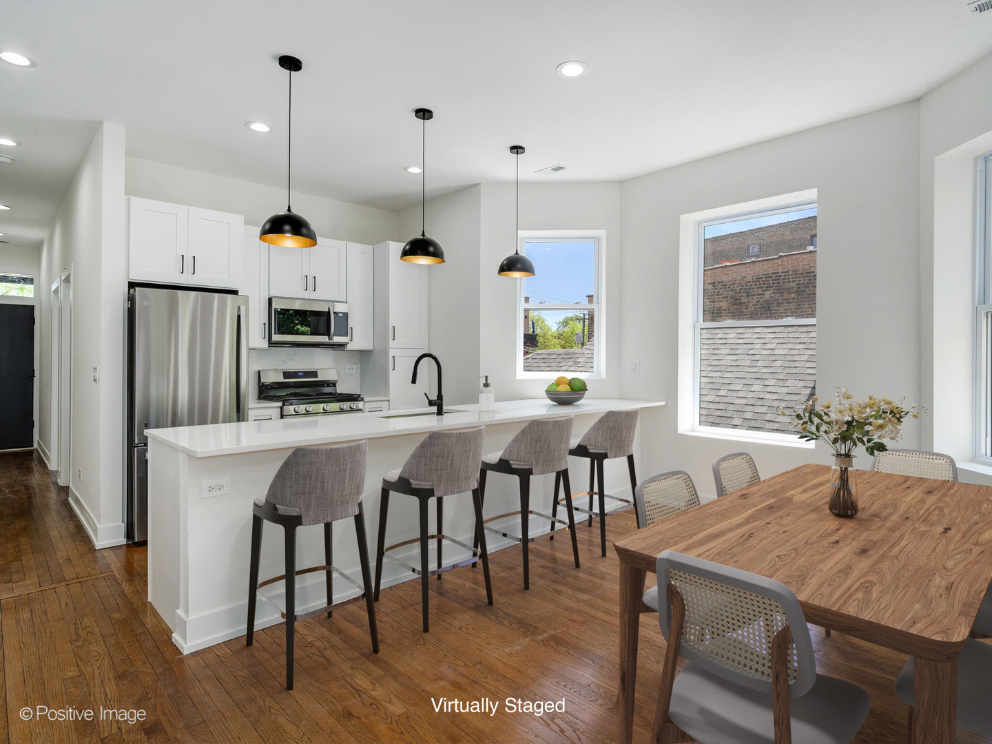 1633 N Francisco Avenue Unit: 2