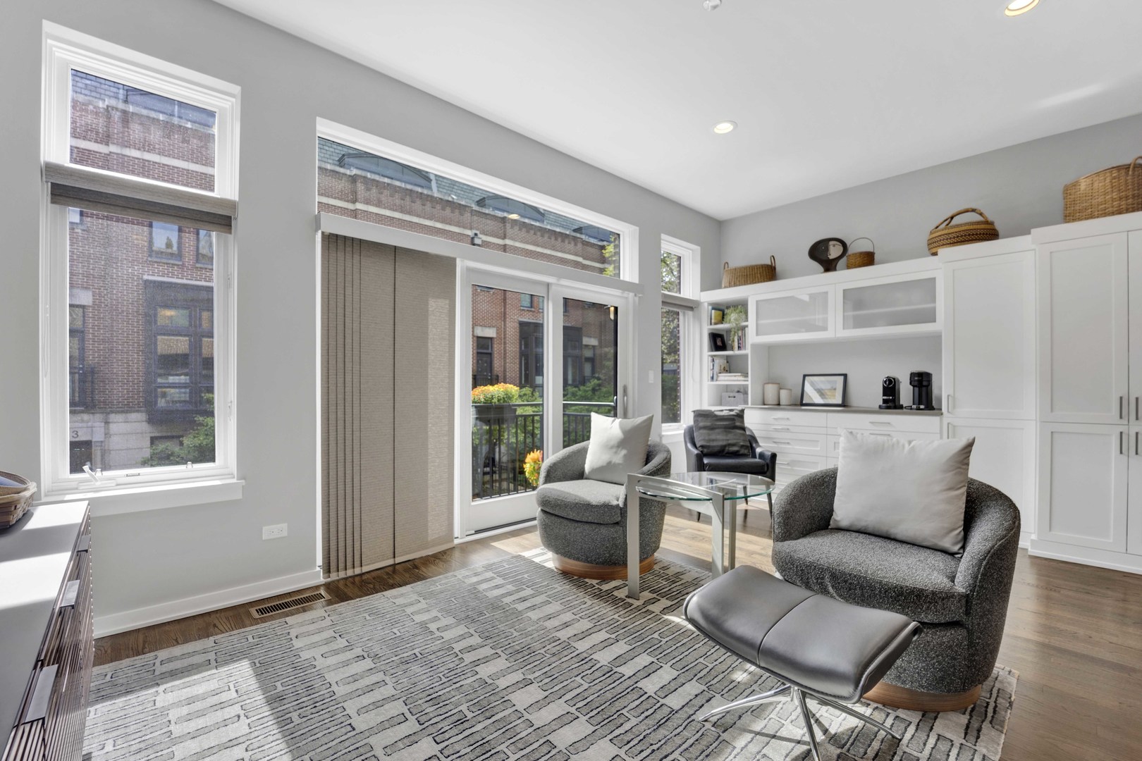 1720 W Surf Street Unit: 36