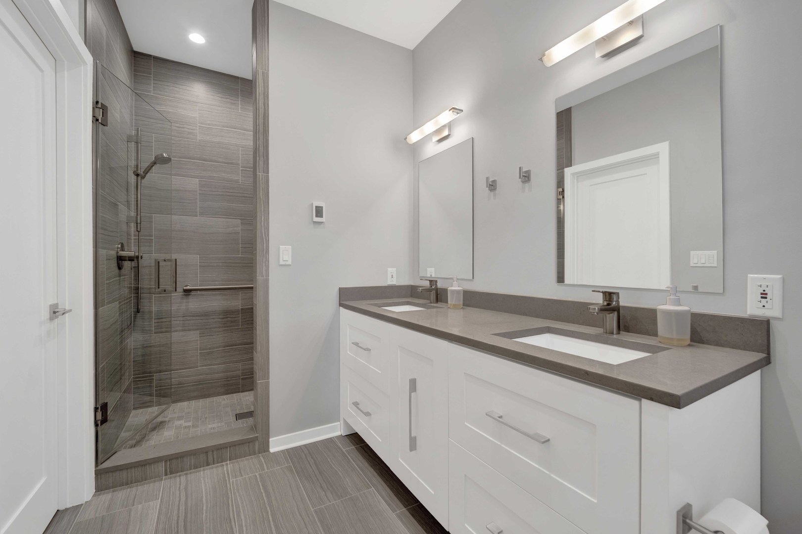 1720 W Surf Street Unit: 36