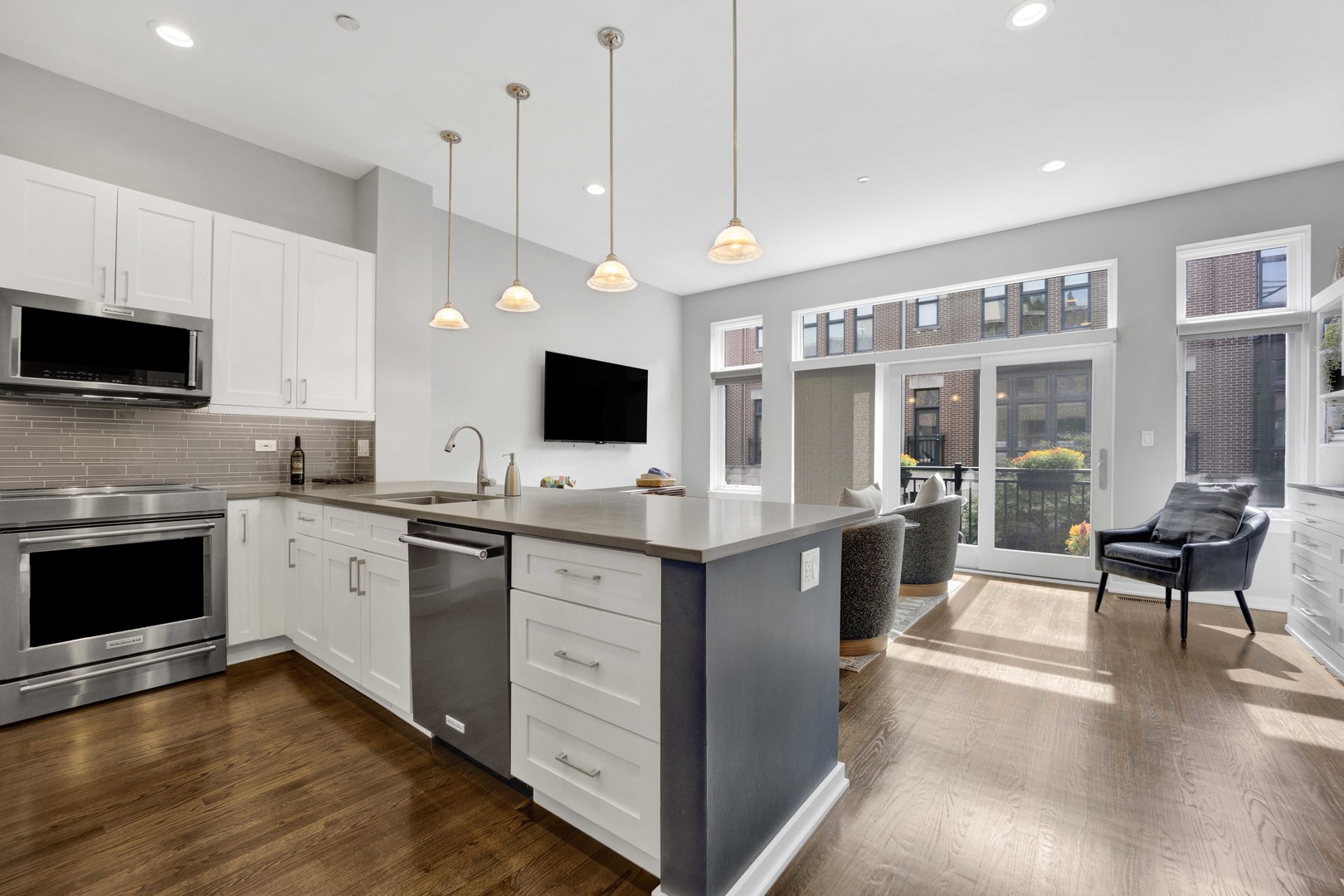 1720 W Surf Street Unit: 36