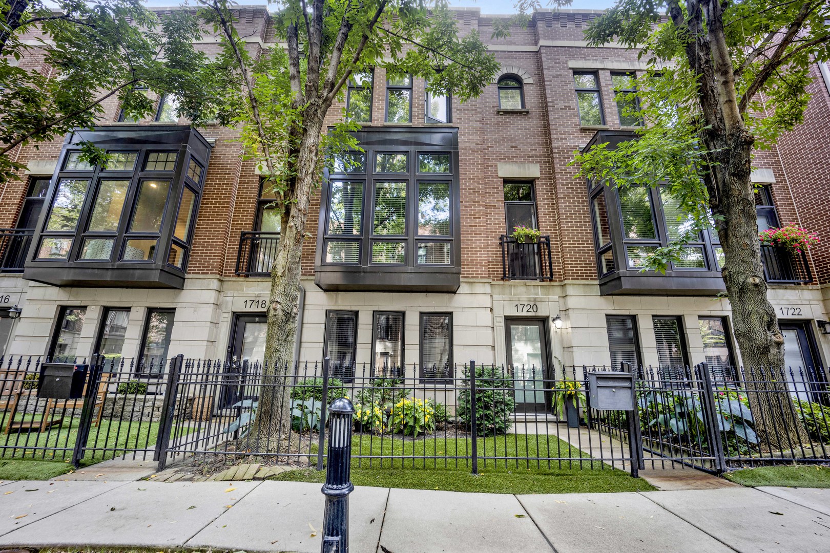 1720 W Surf Street Unit: 36