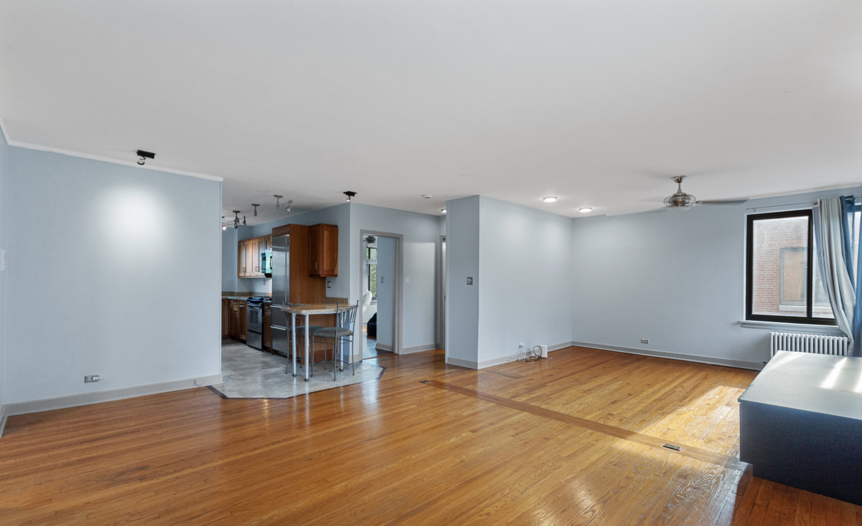 1208 W Chase Avenue Unit: 3D