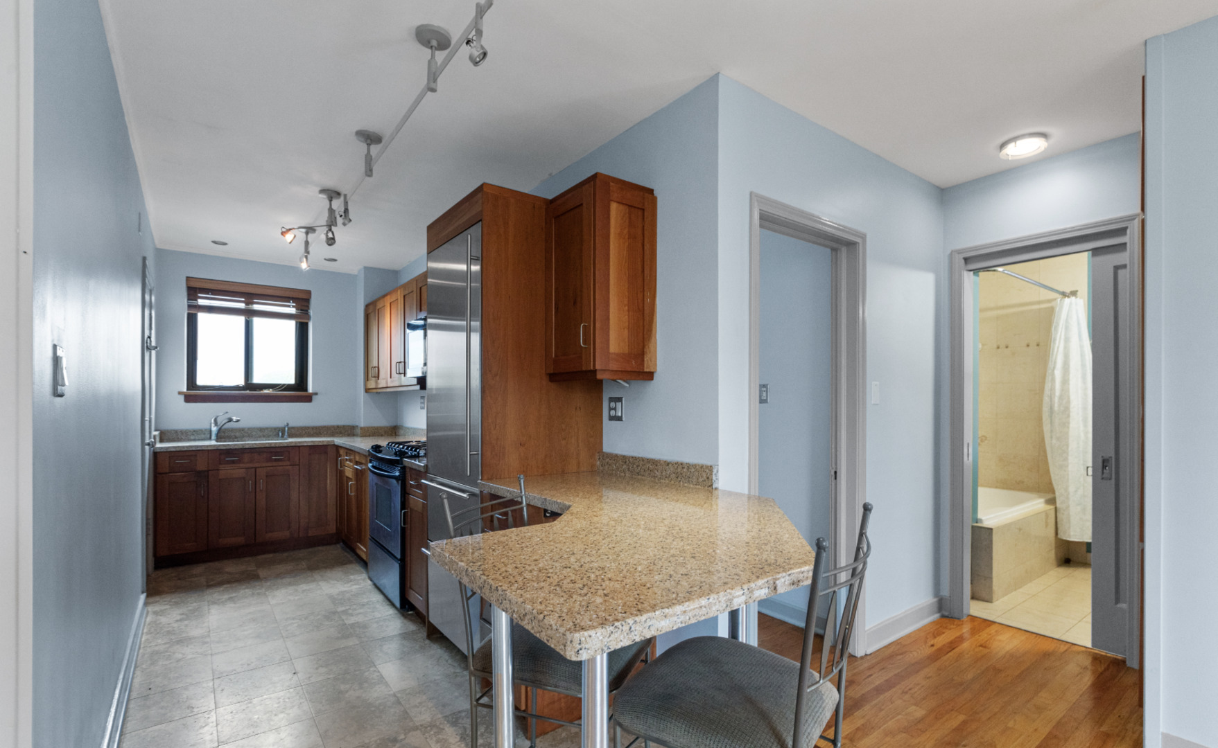 1208 W Chase Avenue Unit: 3D