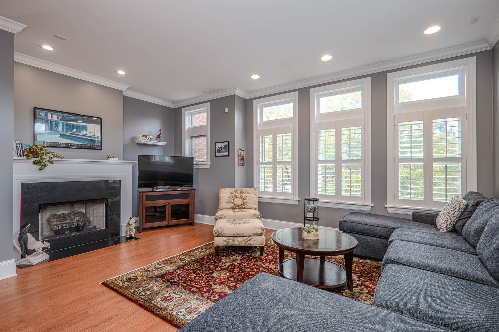 4115 N Southport Avenue