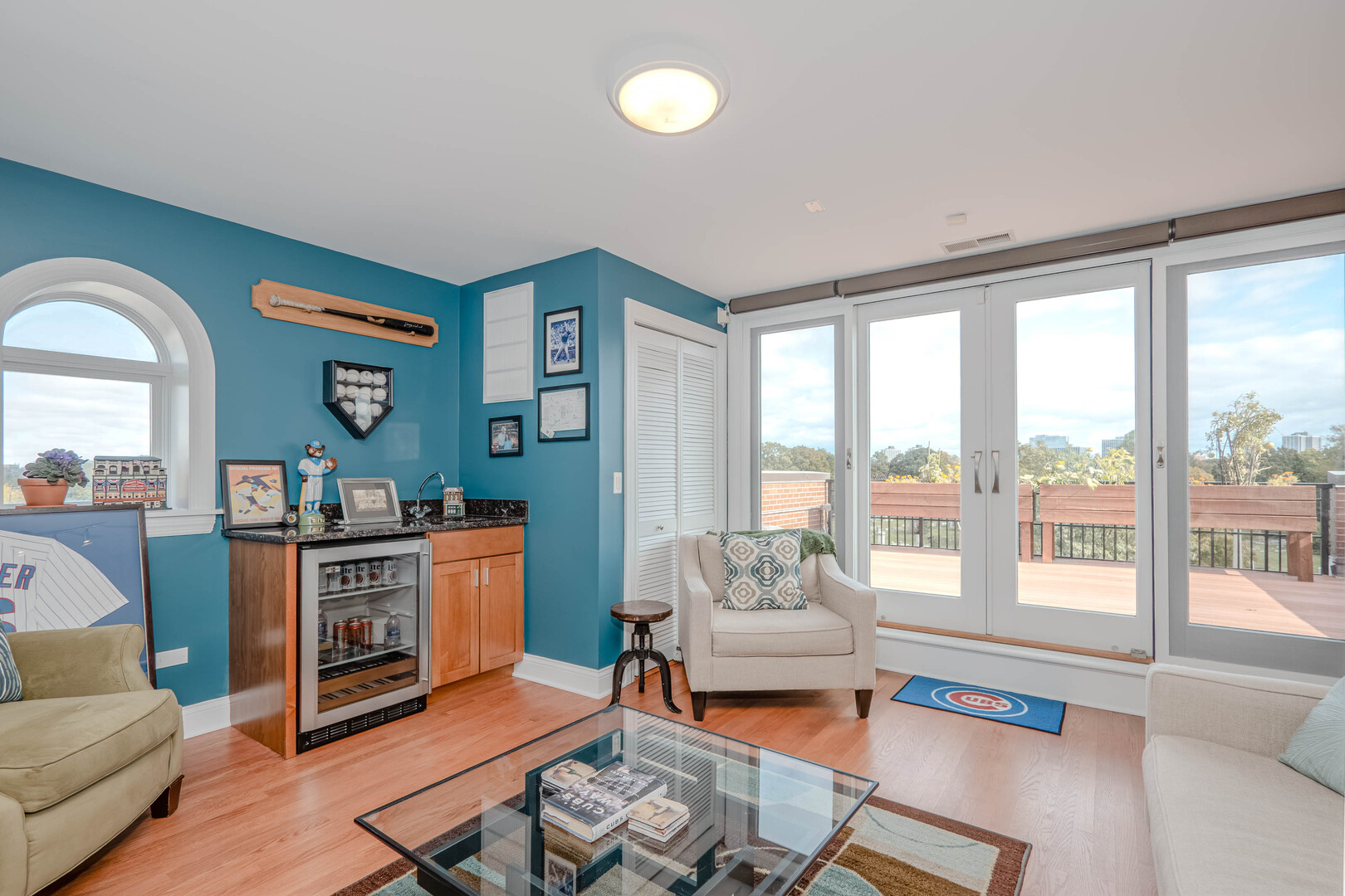 4115 N Southport Avenue