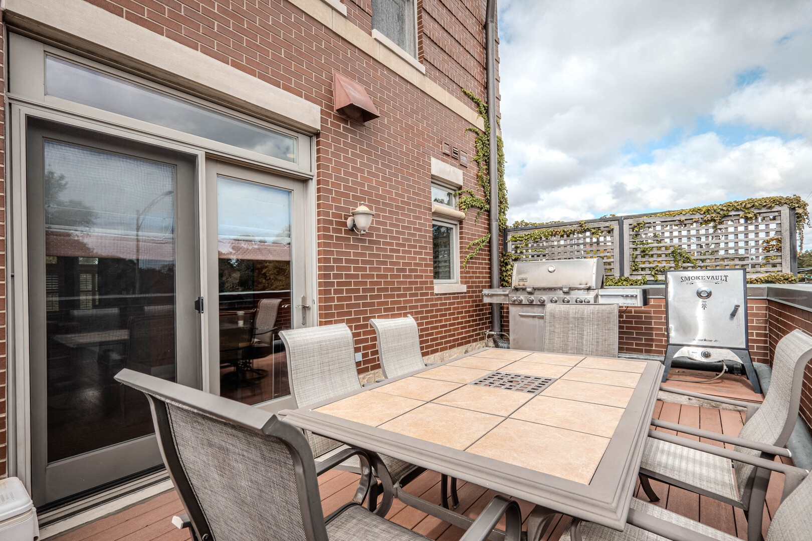 4115 N Southport Avenue