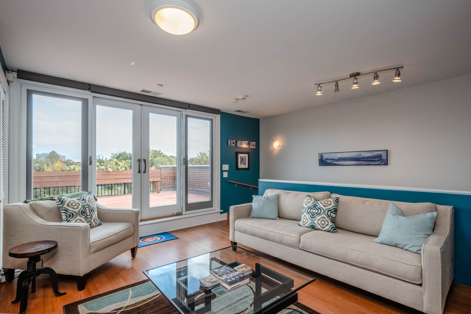 4115 N Southport Avenue