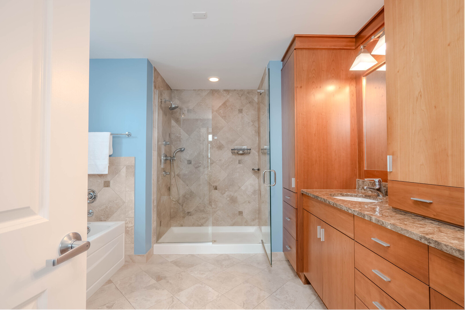 4115 N Southport Avenue