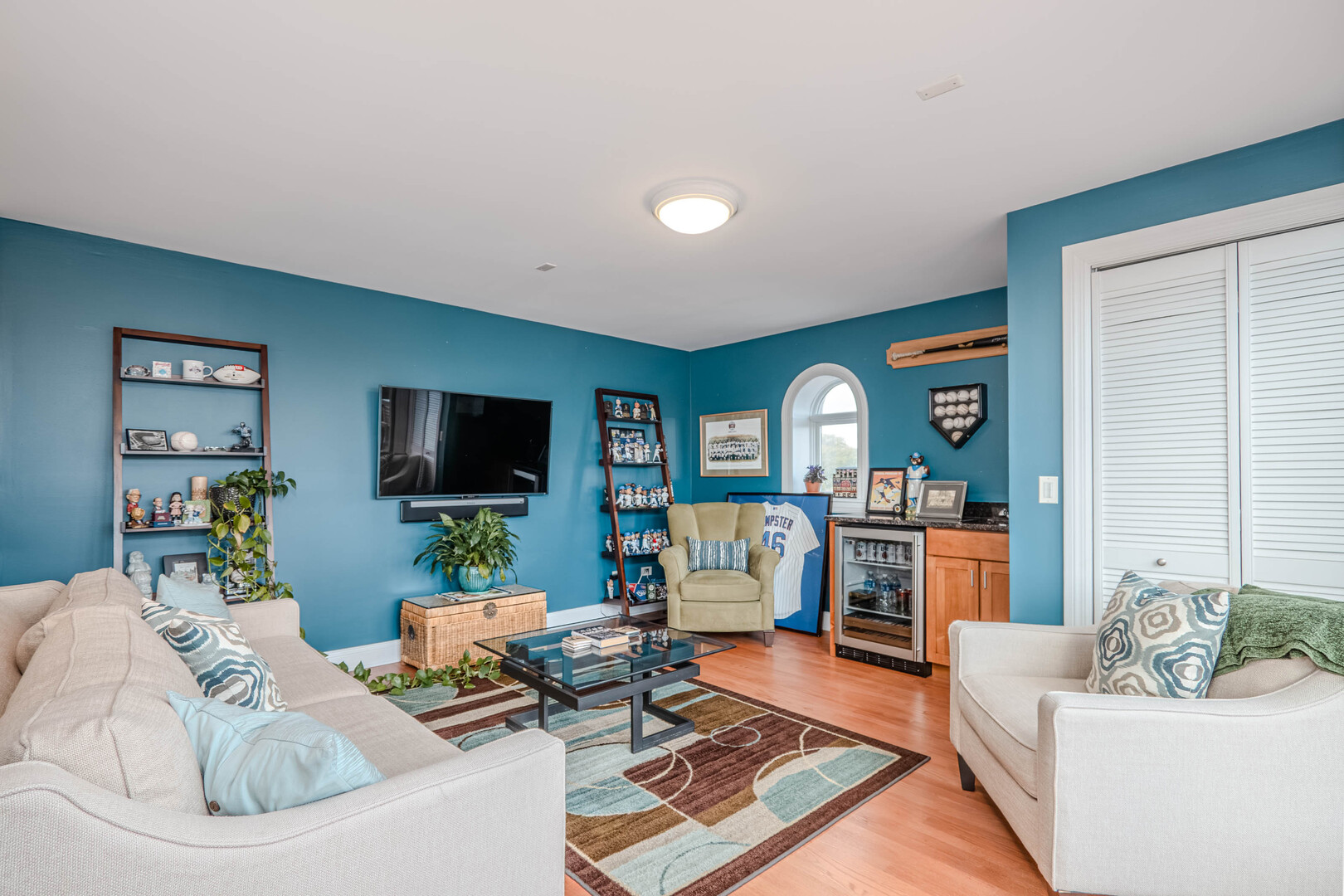 4115 N Southport Avenue