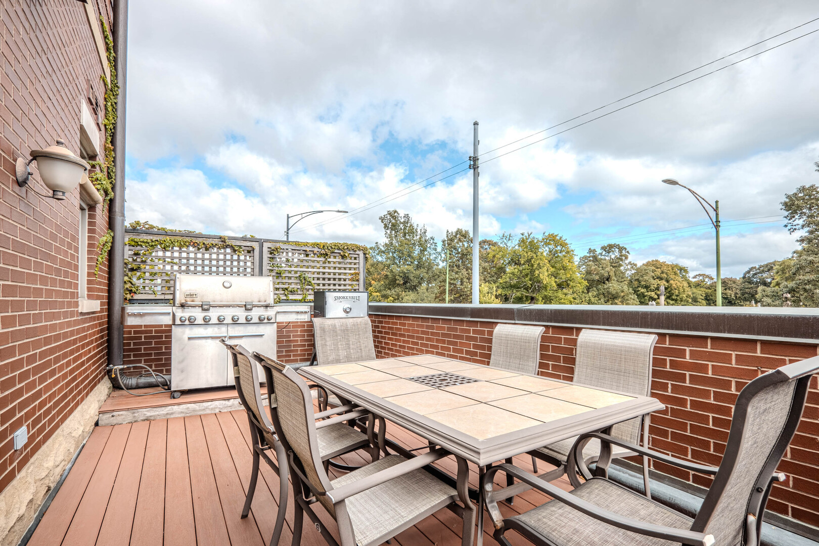 4115 N Southport Avenue