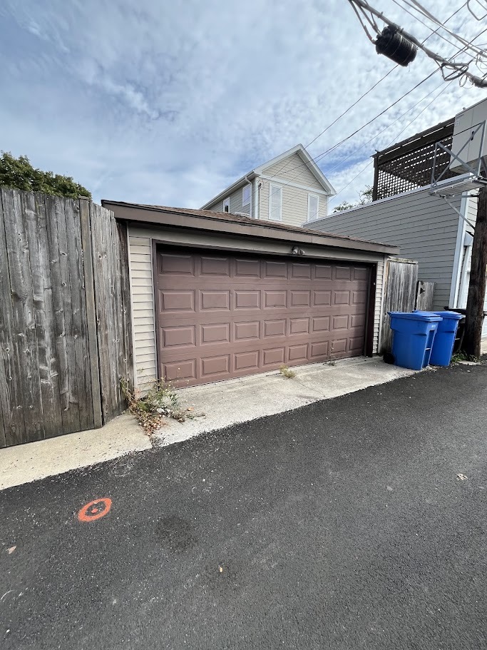 2910 N Seeley Avenue