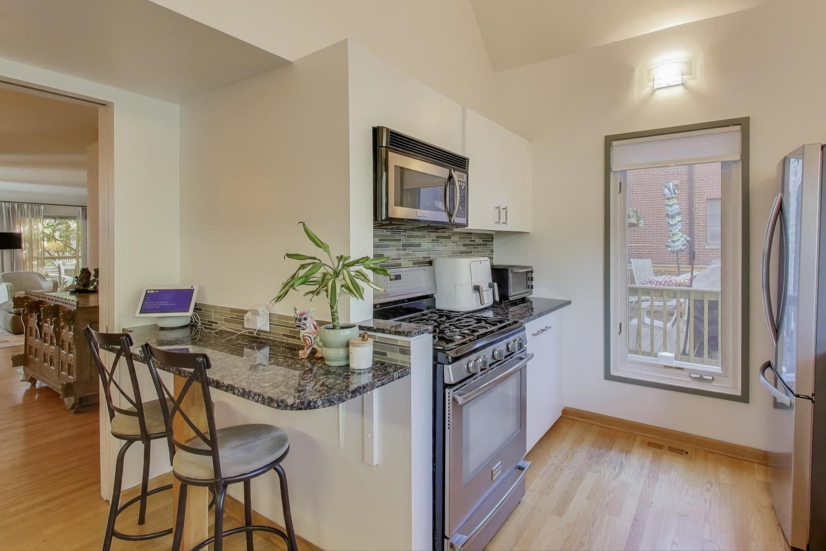 3536 N Marshfield Avenue