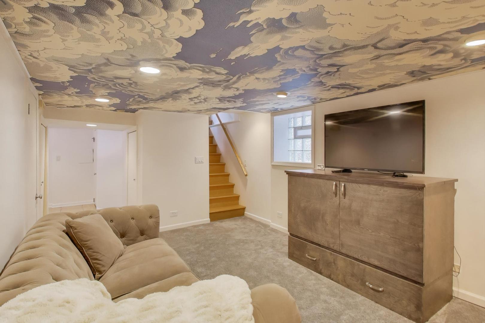 3536 N Marshfield Avenue