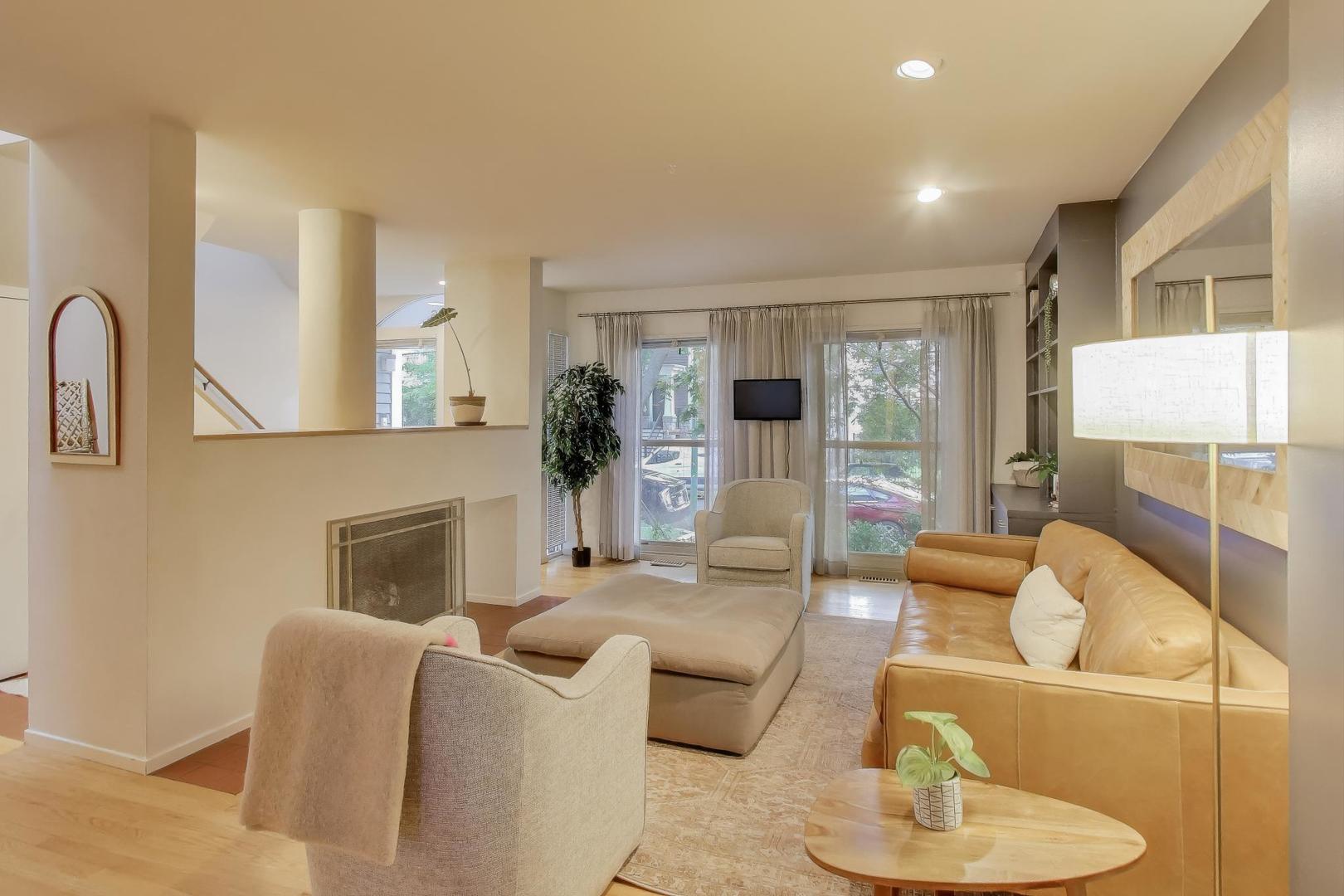 3536 N Marshfield Avenue