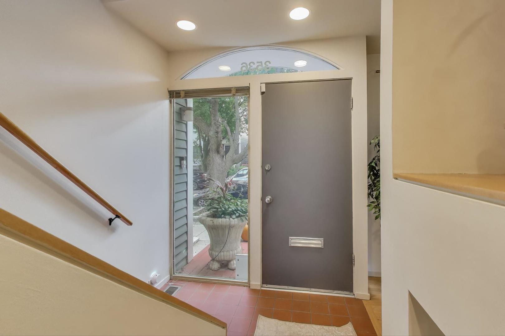 3536 N Marshfield Avenue