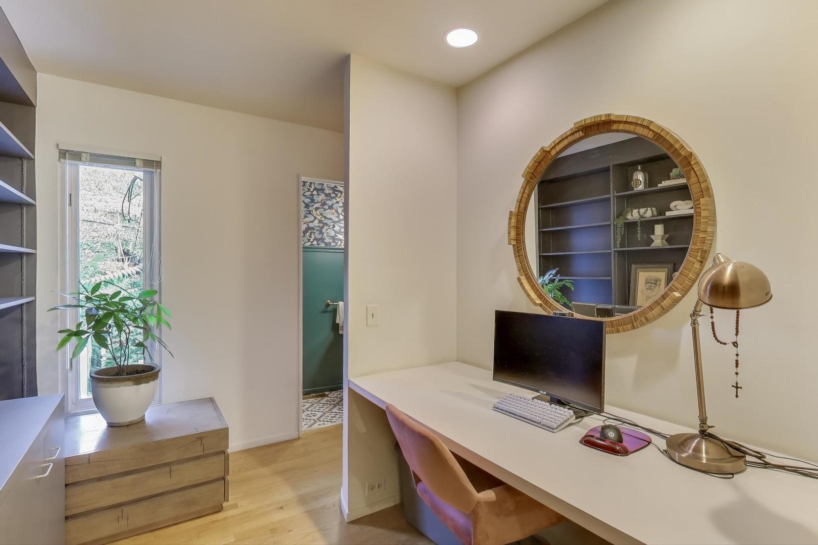 3536 N Marshfield Avenue