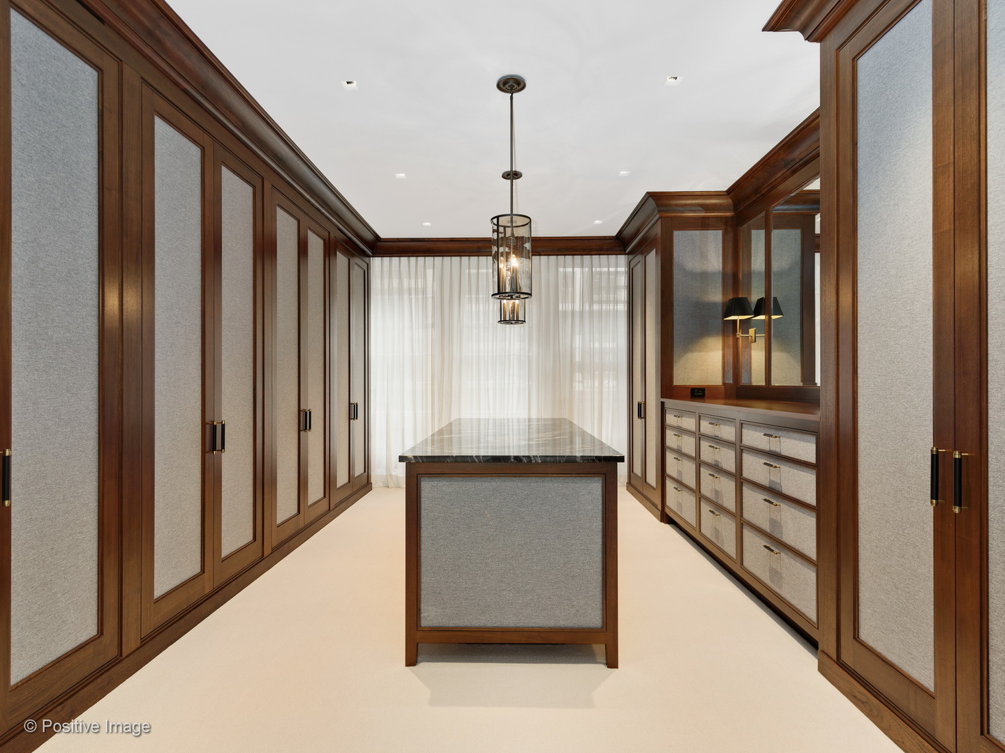 229 E Lake Shore Drive Unit: 4W