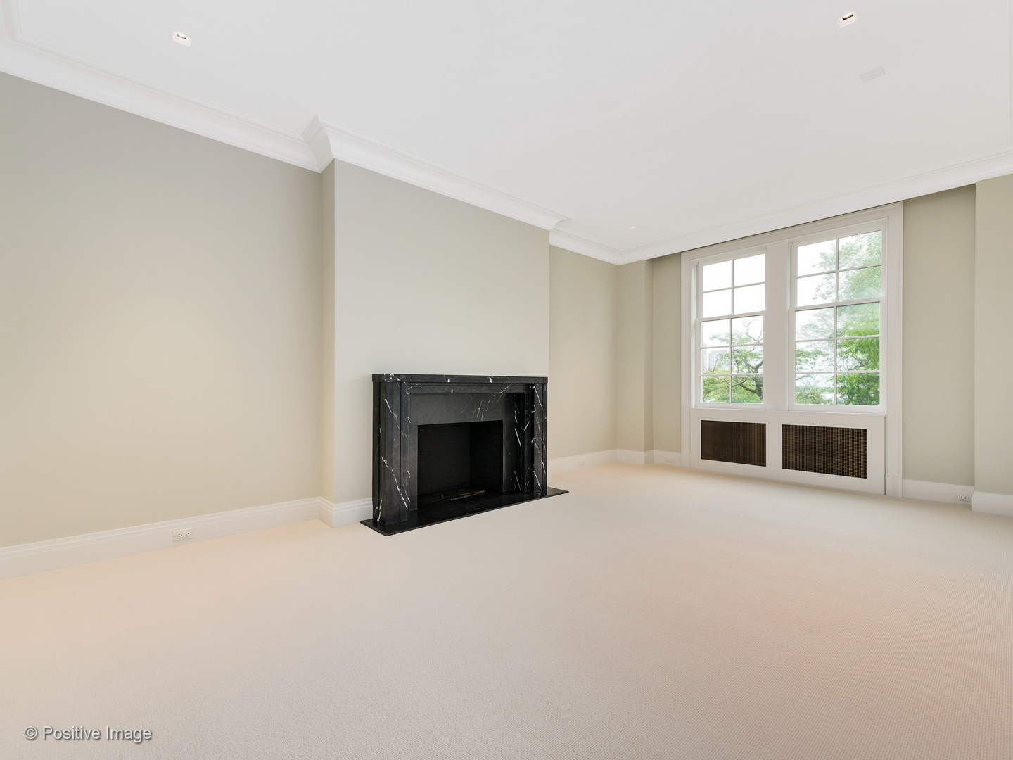 229 E Lake Shore Drive Unit: 4W