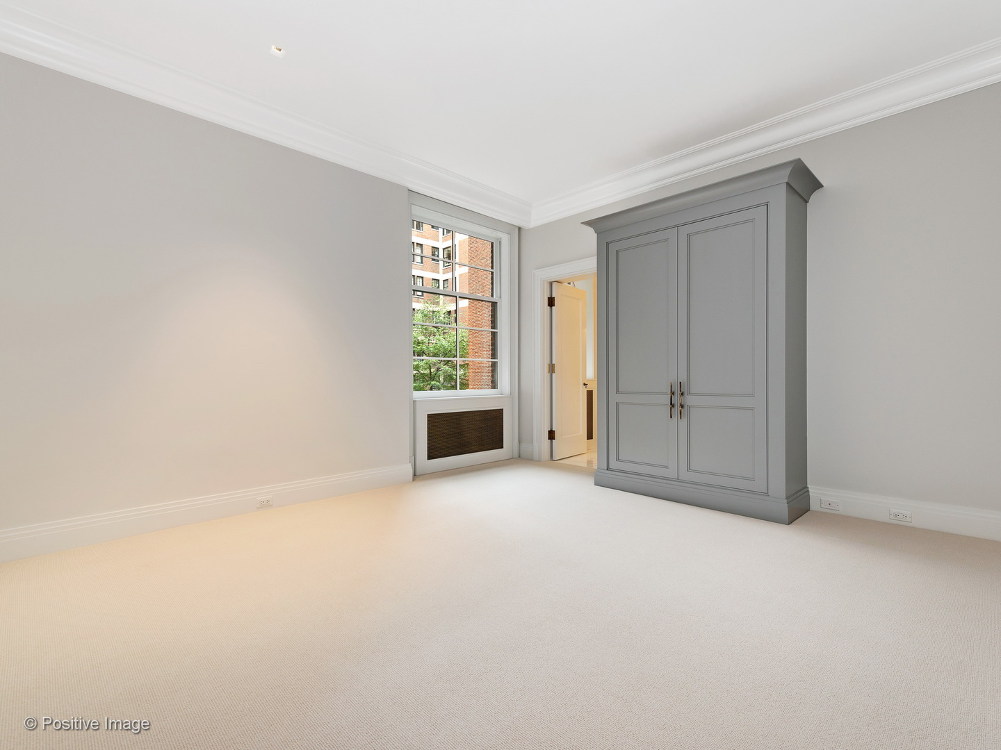 229 E Lake Shore Drive Unit: 4W