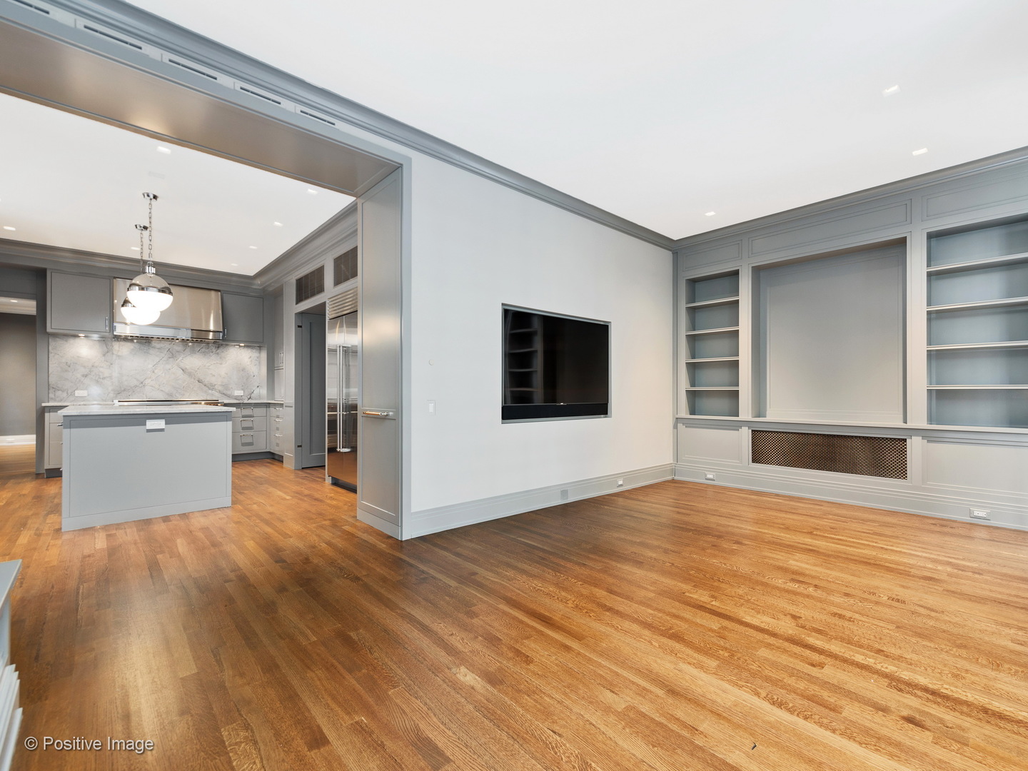 229 E Lake Shore Drive Unit: 4W