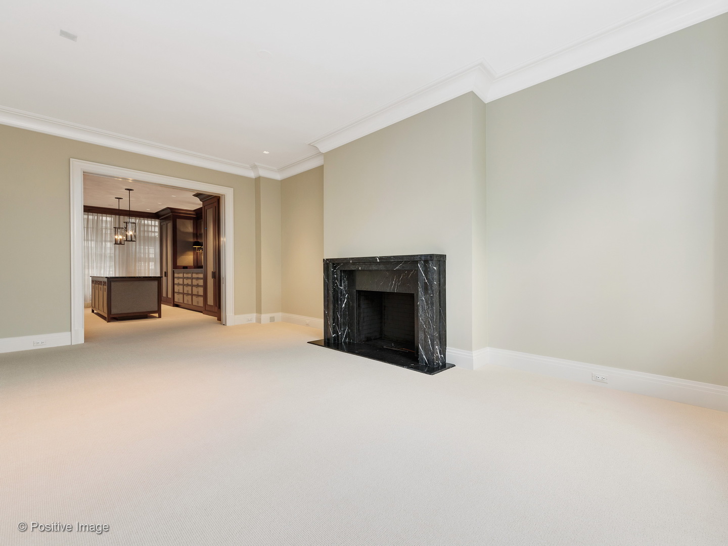 229 E Lake Shore Drive Unit: 4W