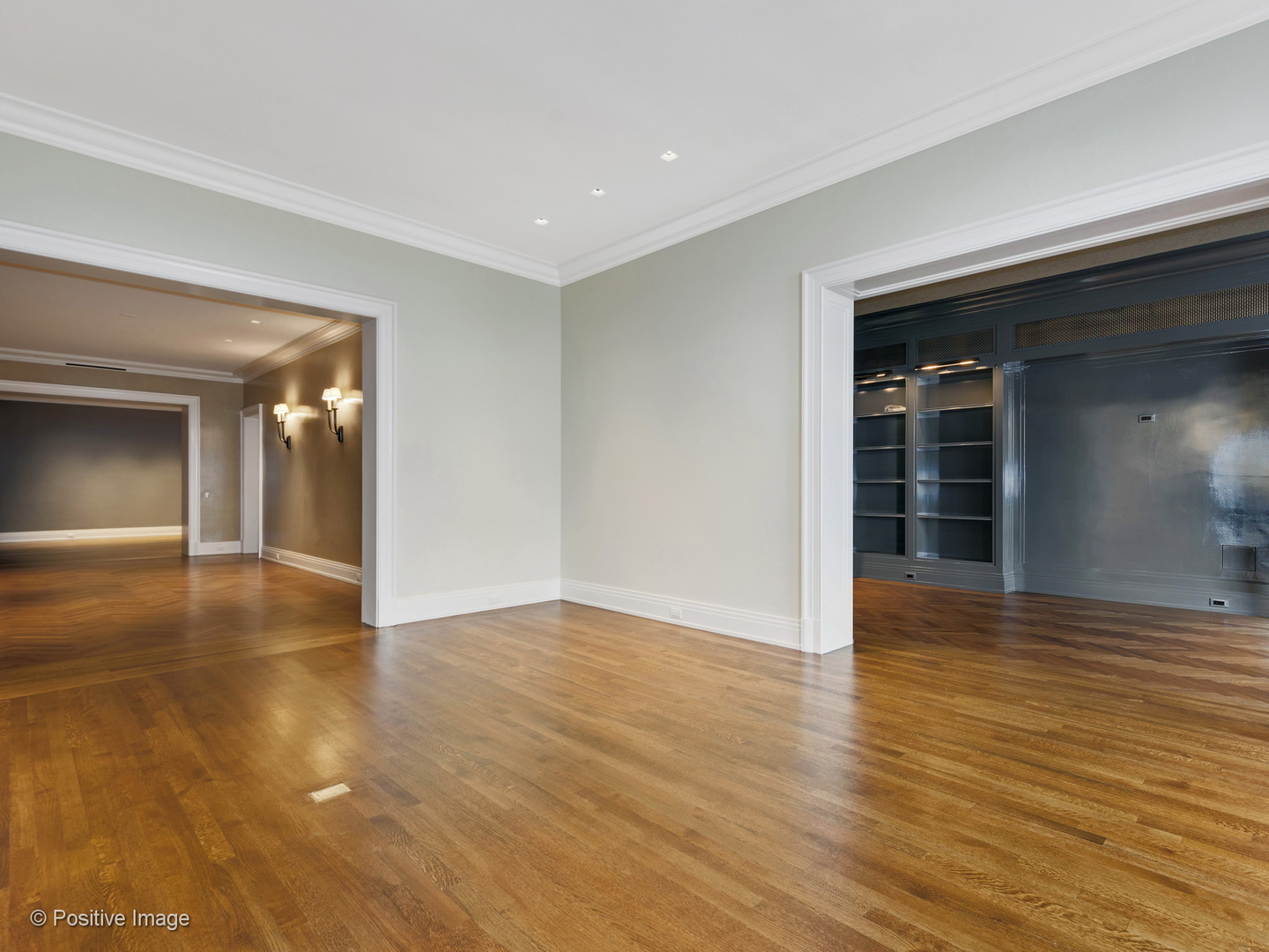 229 E Lake Shore Drive Unit: 4W