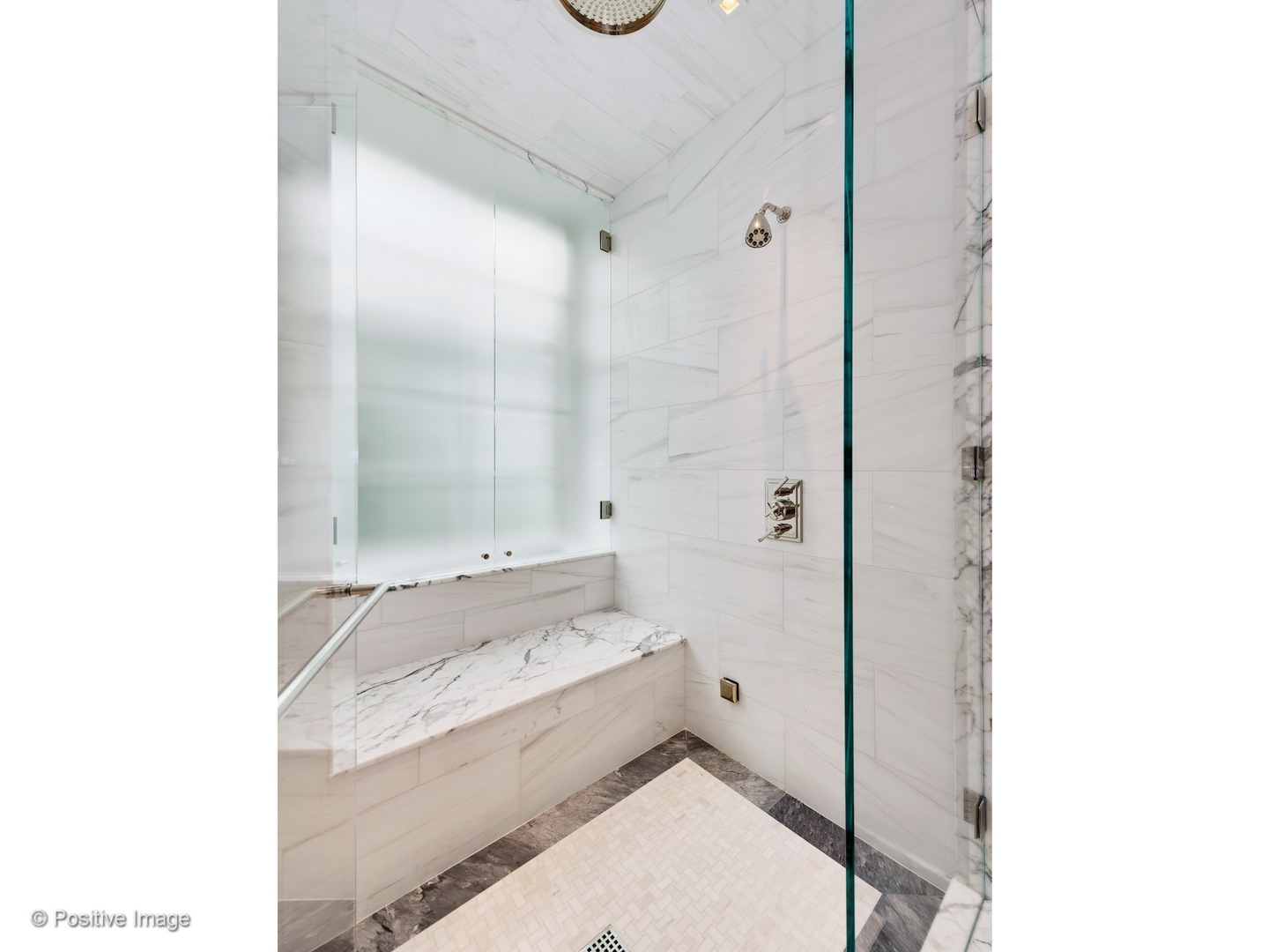 229 E Lake Shore Drive Unit: 4W