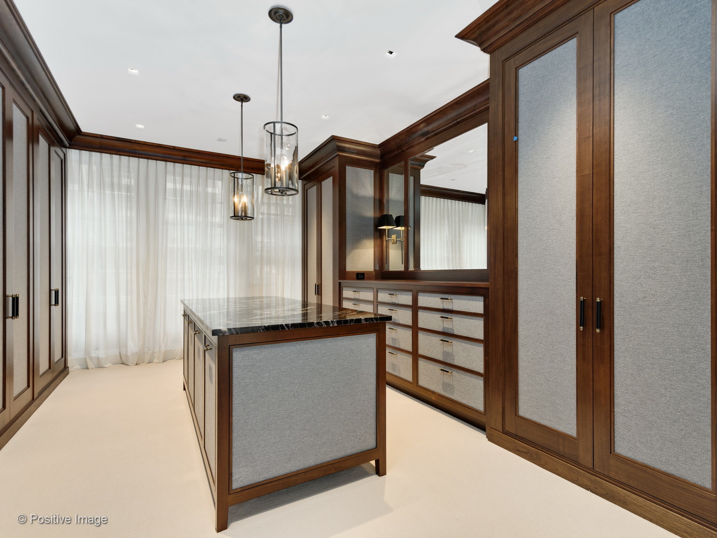 229 E Lake Shore Drive Unit: 4W