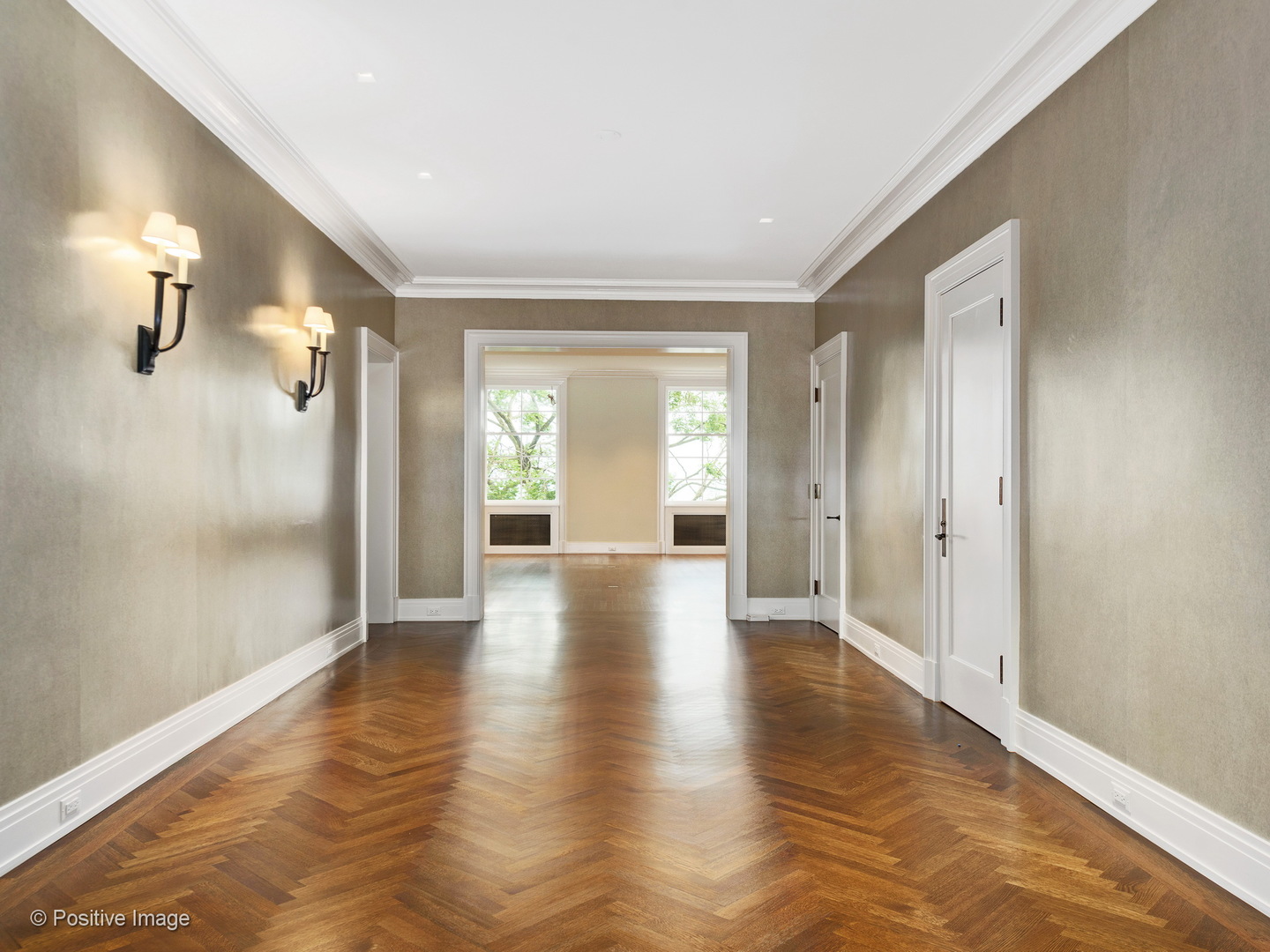 229 E Lake Shore Drive Unit: 4W