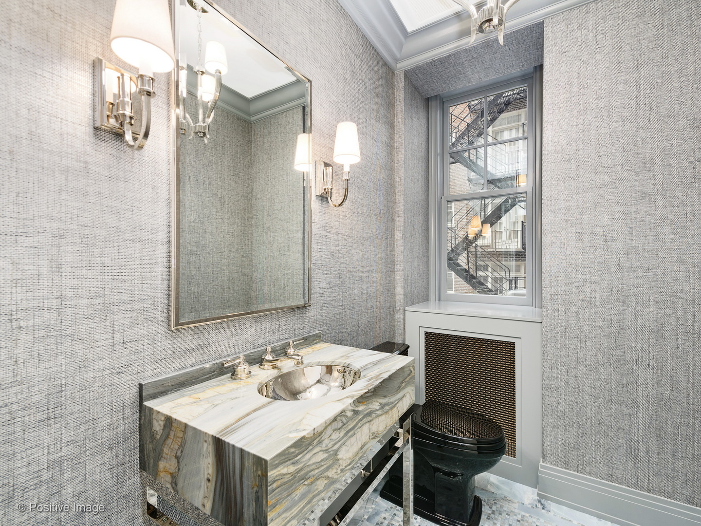 229 E Lake Shore Drive Unit: 4W