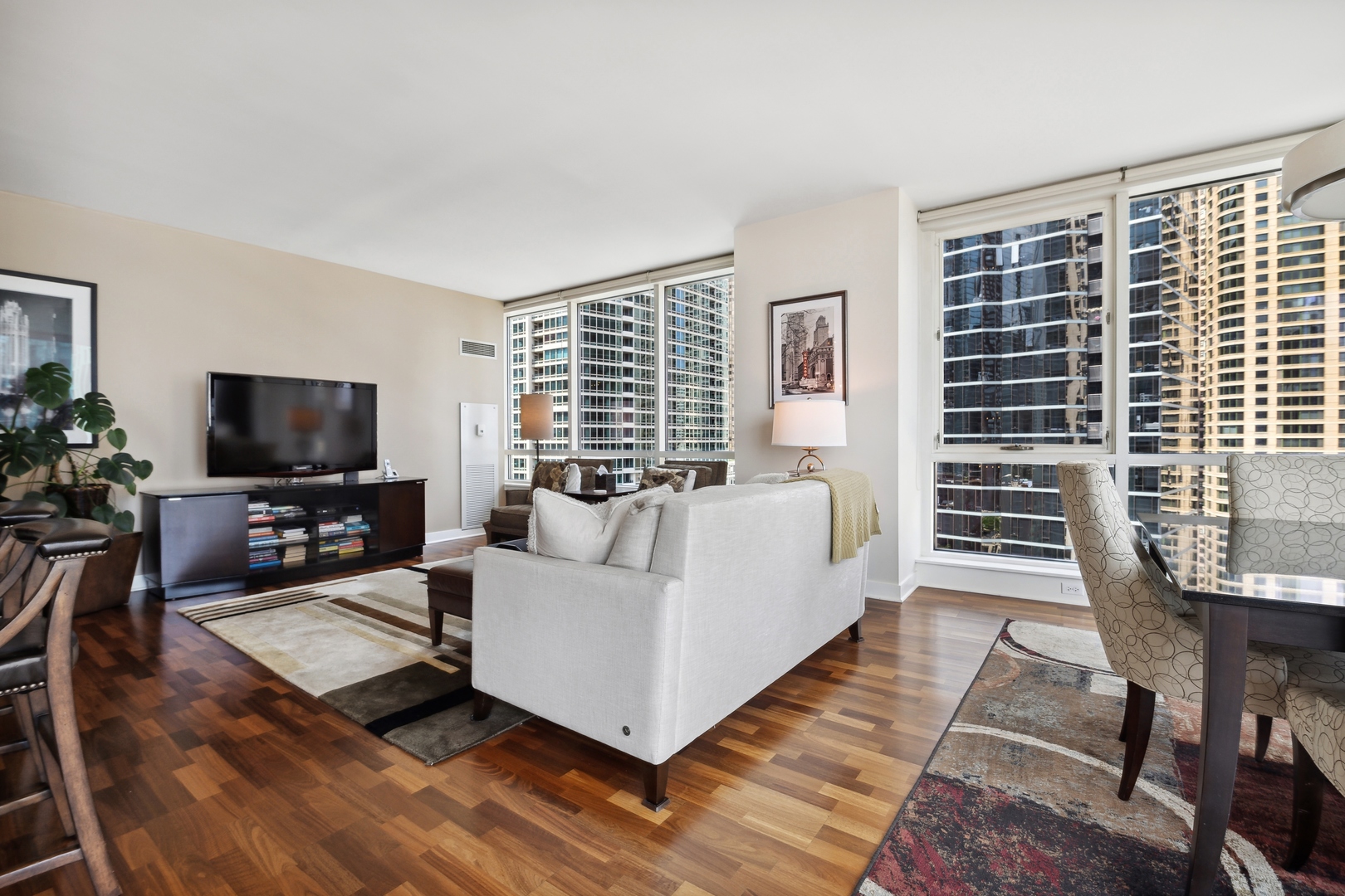 505 N MCCLURG Court Unit: 1602