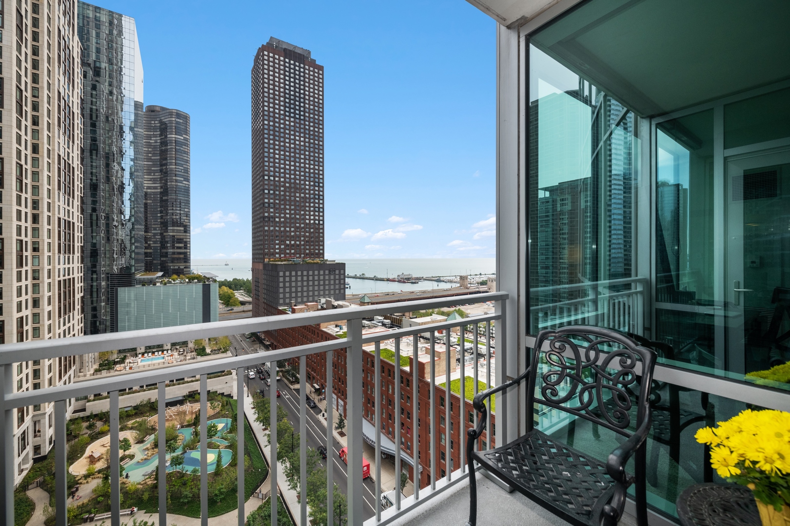 505 N MCCLURG Court Unit: 1602