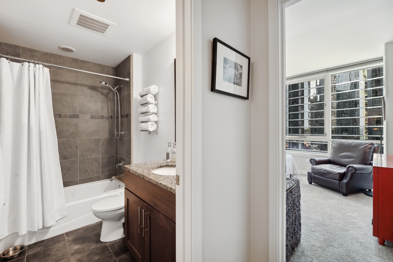 505 N MCCLURG Court Unit: 1602