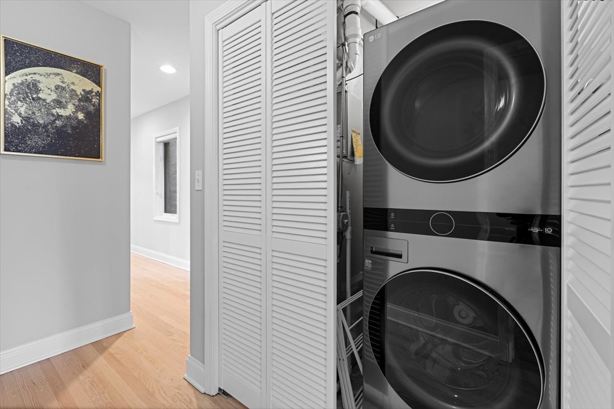 3310 N DAMEN Avenue Unit: 2