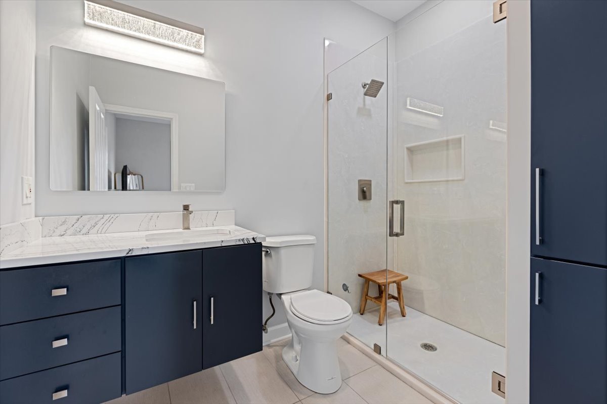 3310 N DAMEN Avenue Unit: 2