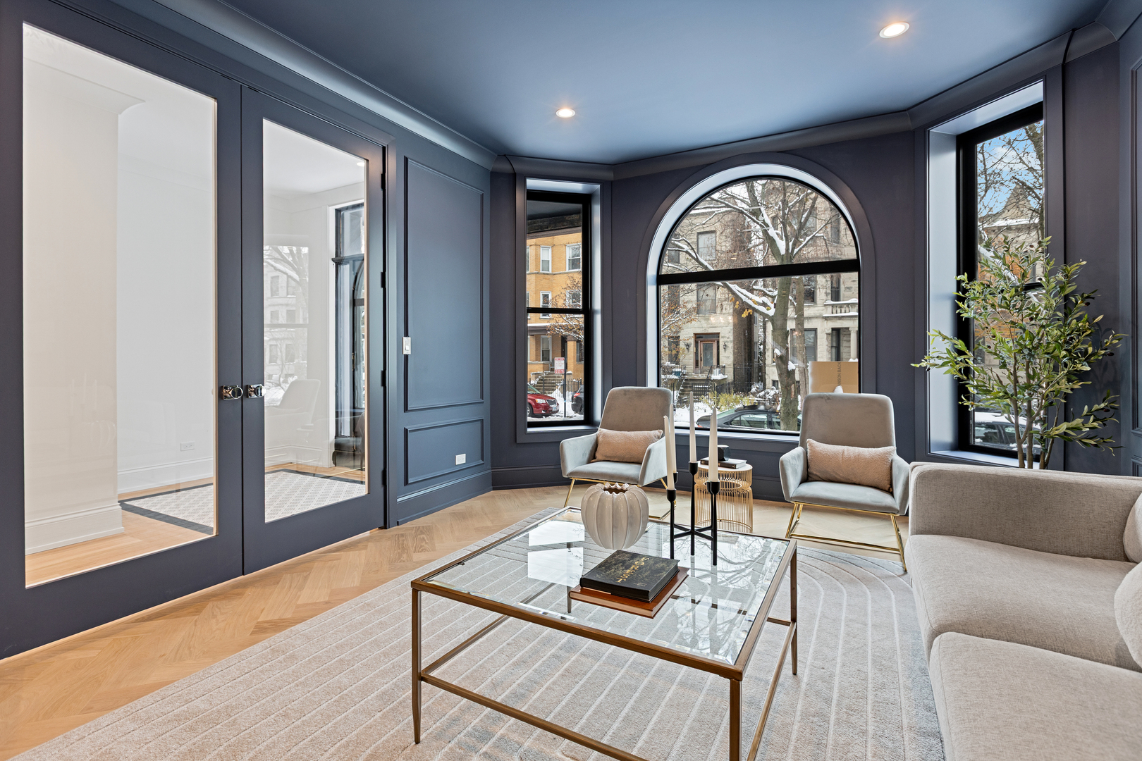 3711 N Magnolia Avenue