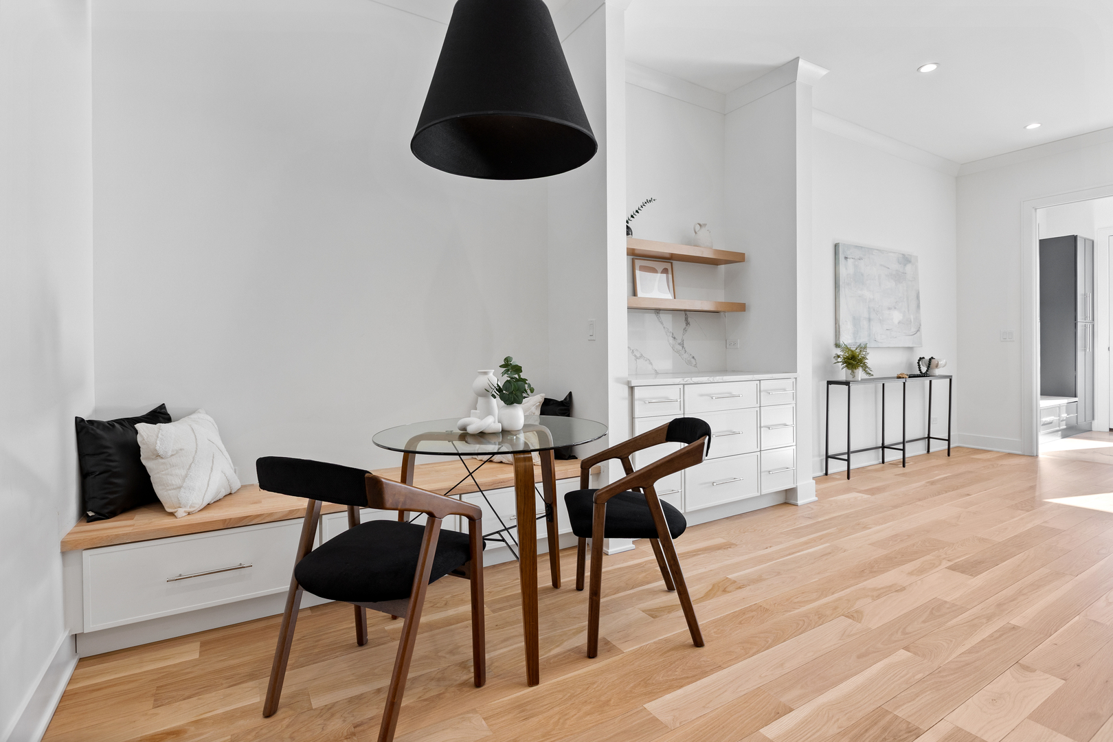 2433 W Cuyler Avenue