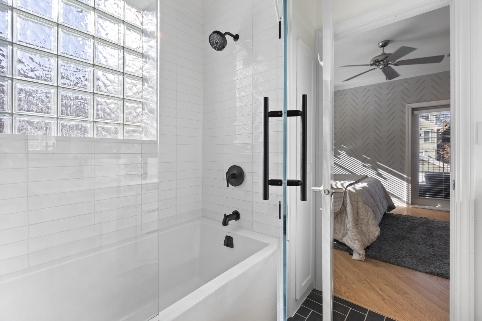 3708 N Ashland Avenue Unit: 1