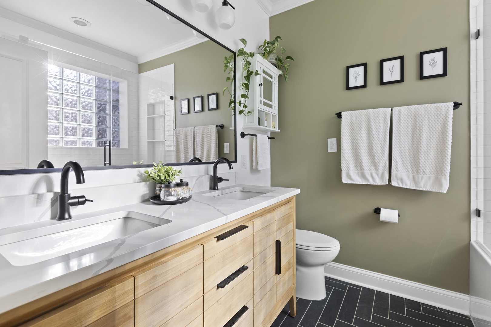 3708 N Ashland Avenue Unit: 1