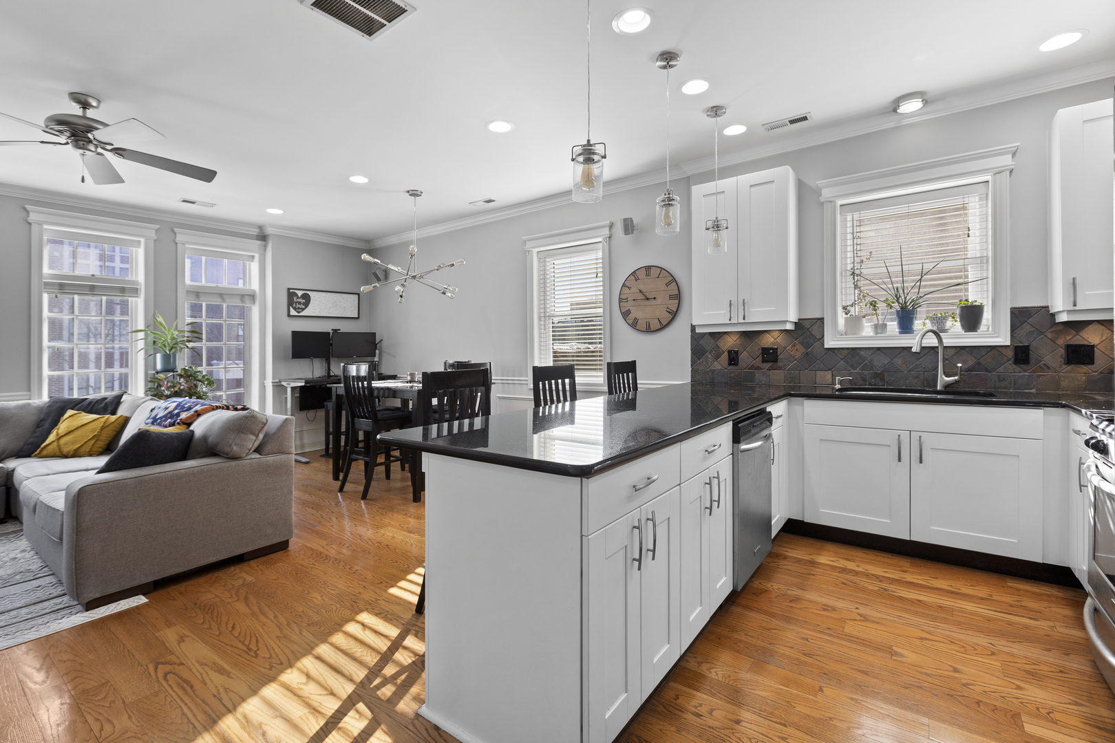 3708 N Ashland Avenue Unit: 1