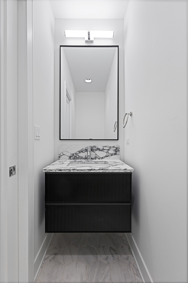 3614 N Marshfield Avenue