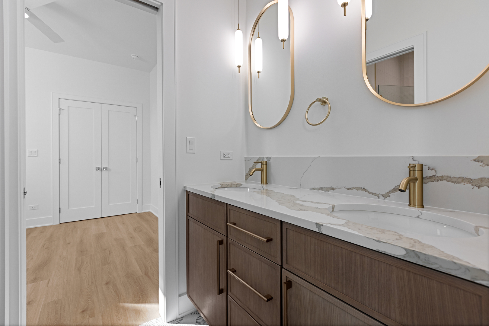 3614 N Marshfield Avenue