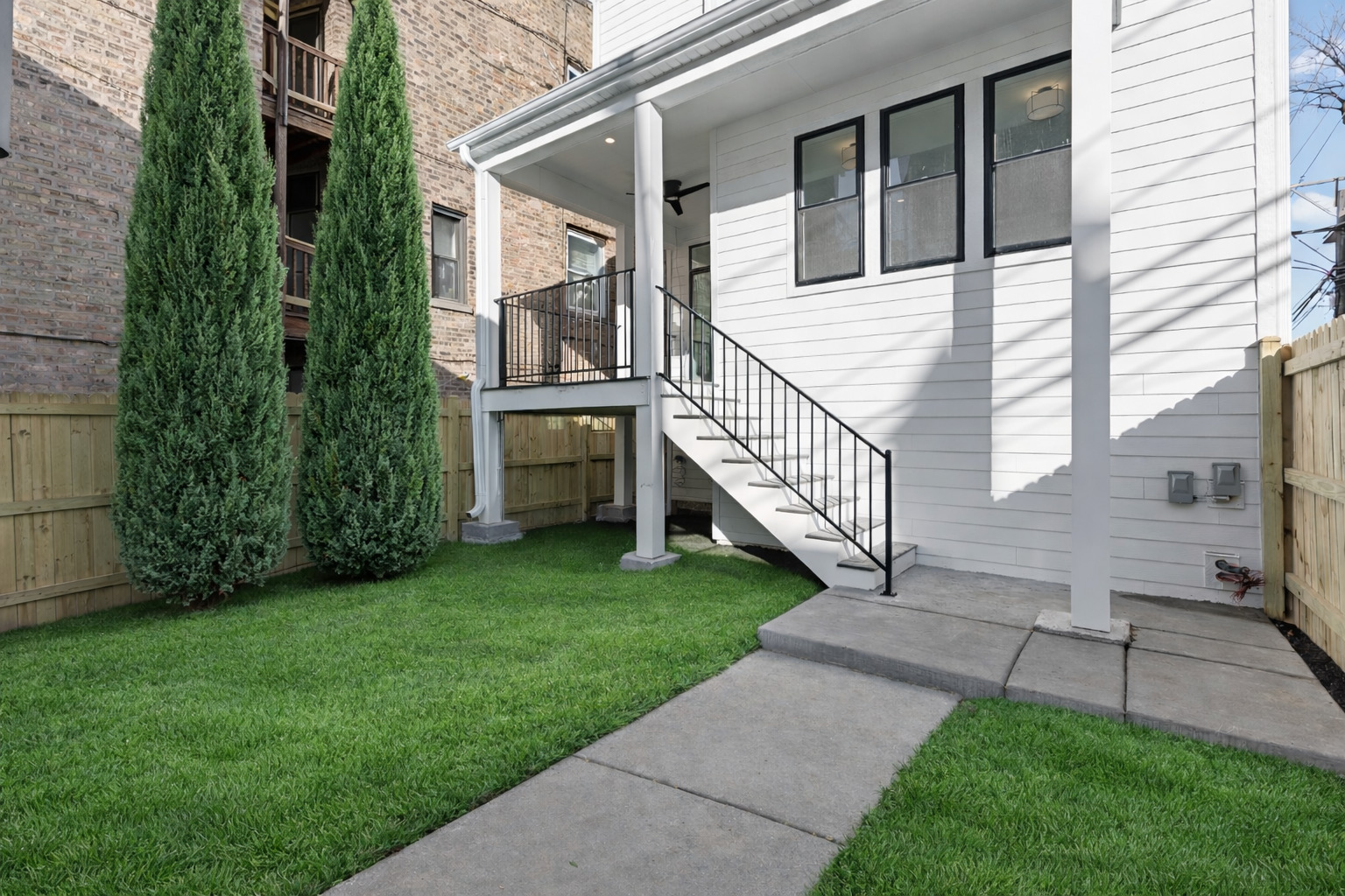 3614 N Marshfield Avenue