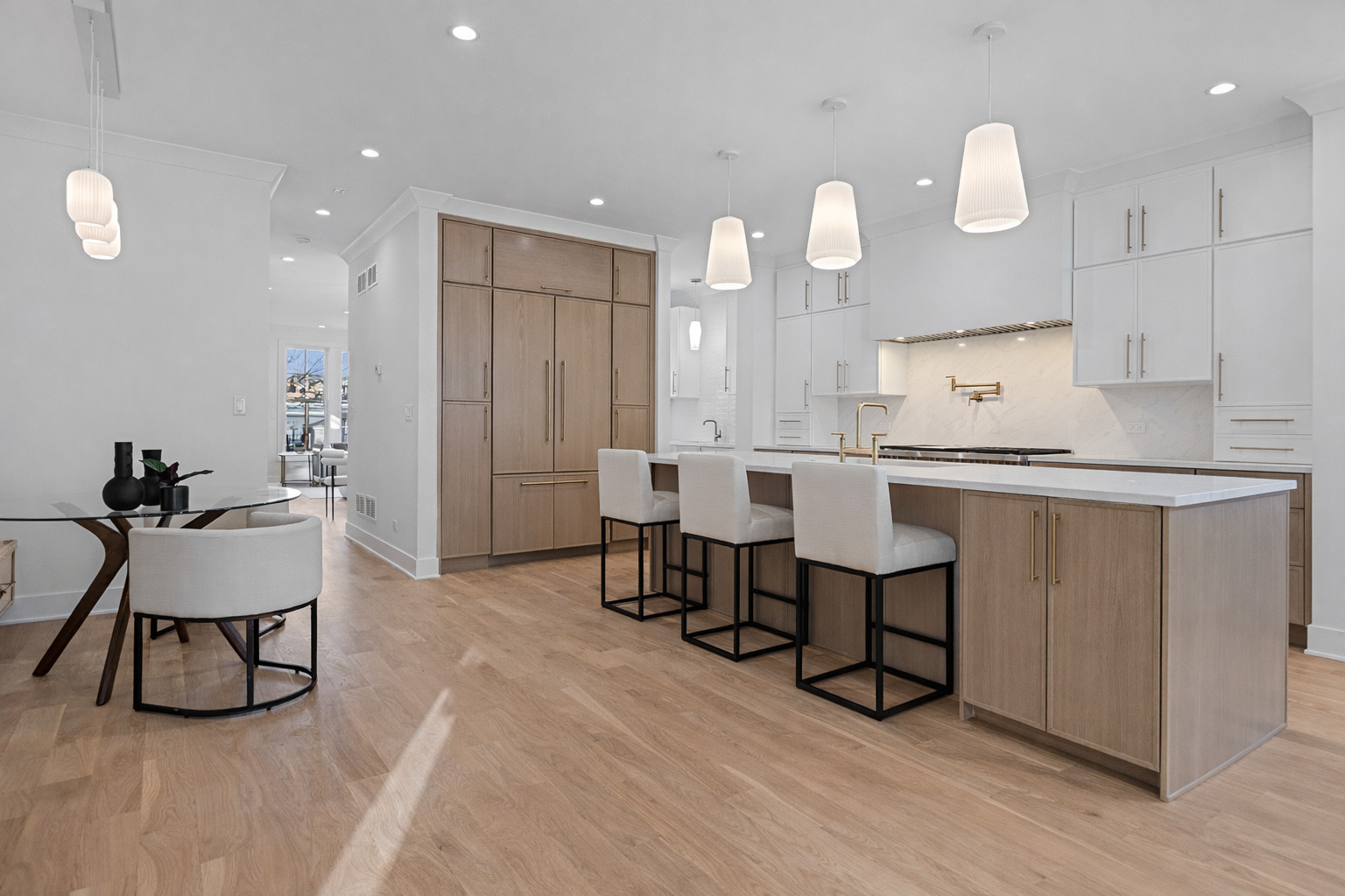 3614 N Marshfield Avenue