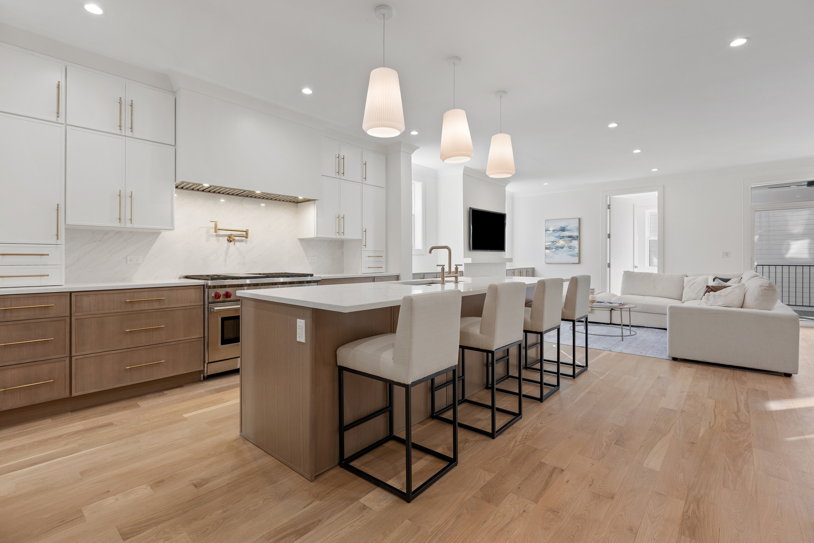 3614 N Marshfield Avenue